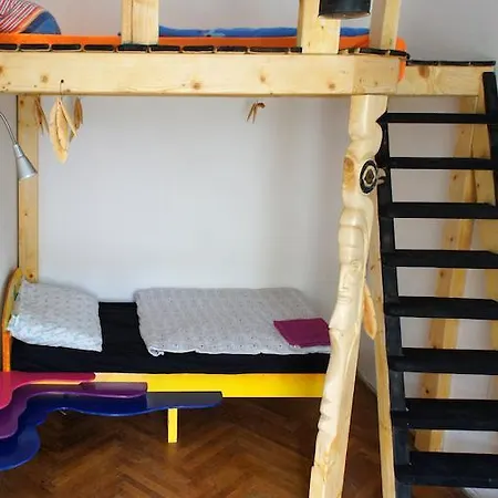 Minoo House Hostel *