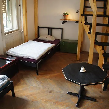 Minoo House Hostel Budapest