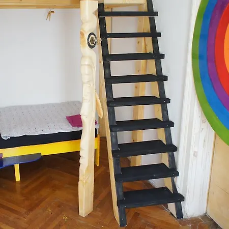 Minoo House Hostel