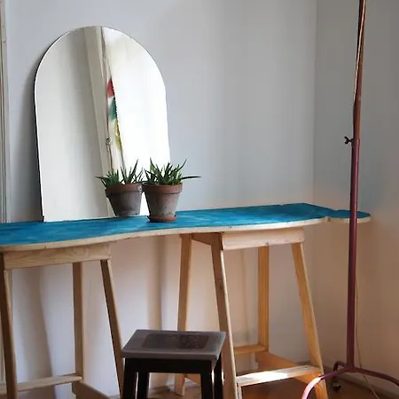 Minoo House Hostel *